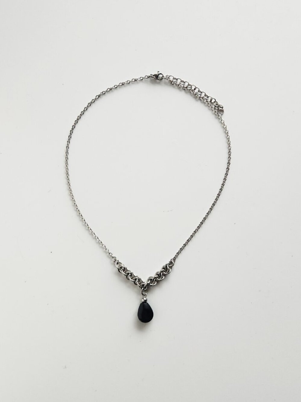 Gothic black onyx and silver necklace with a small silver chain - Picture 4 of 8